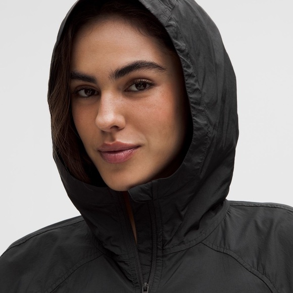 Lululemon- Hood Lite Jacket- Black - Picture 4 of 7